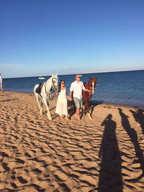 Horse Riding And Swiming Withe Tha Hourse