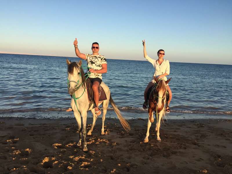 Horse Riding And Swiming Withe Tha Hourse